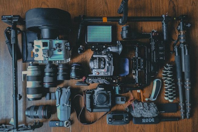 16 accessori per fotocamere indispensabili per i fotografi di viaggio