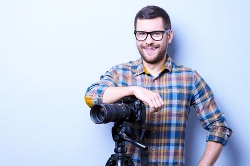 Przewodnik po cenach fotografii — ile zarabiają fotografowie w 2023 r